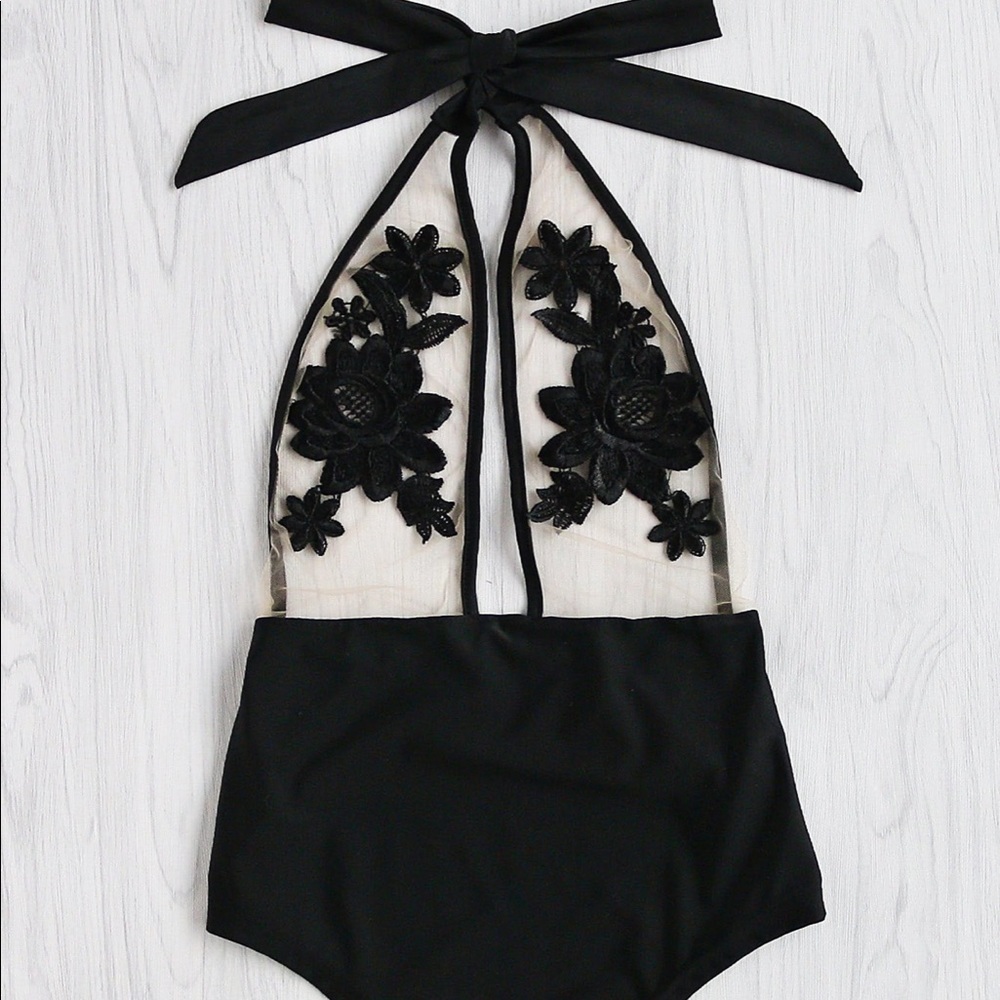 NWT SEXY 😍Mesh Halter Bathing Suit